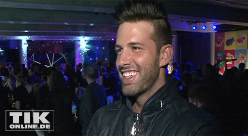 jay khan us5. US5. Jay Khan macht den Fans