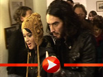 Katy Perry mit ihren Eltern und Freuns Russell Brand