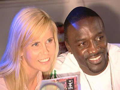 Rapper Akon und Michaela Schaffrath