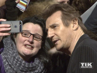 Liam Neeson macht bei der Premiere von "96 Hours - Taken 3" viele Selfies