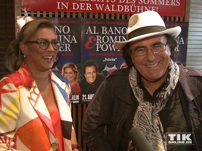 Romina Power tätschelt Al Bano Carrisi in Berlin