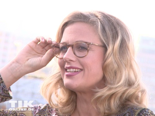 <b>Barbara Schönberger</b> trägt Brille - barbara-schoeneberger-mit-brille-3