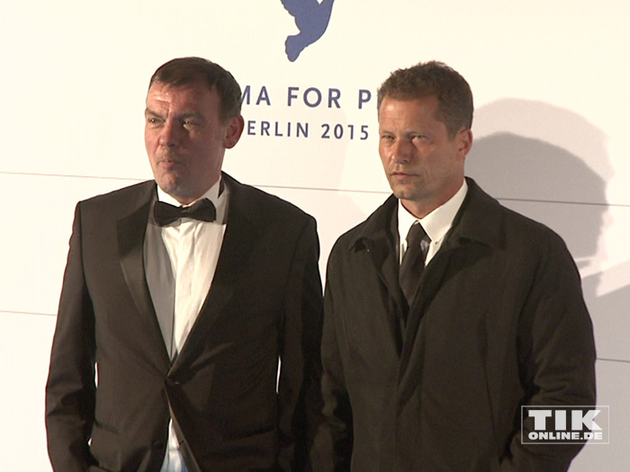 Til Schweiger und Produzent Tom Zickler bei der Cinema for Peace Gala 2015