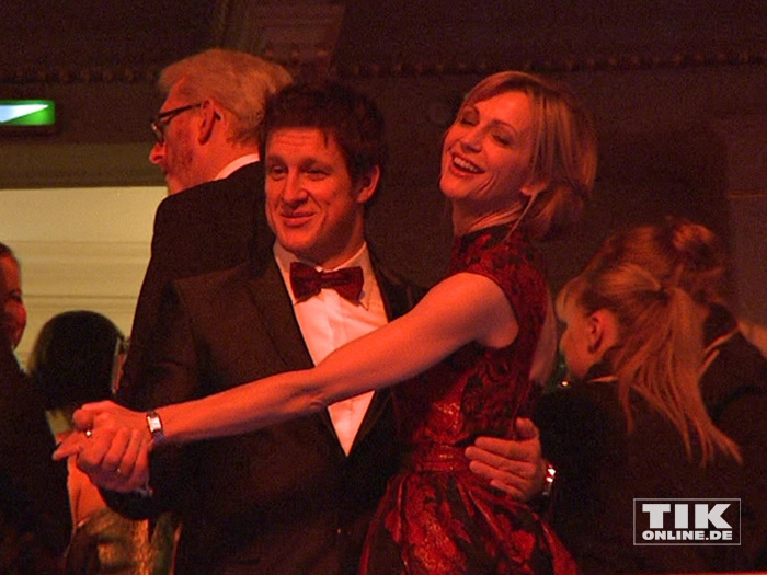 Matthias Steiner und seine Frau Inge legen eine flotte Sohle aufs Parkett beim Dresdener Semperopernball 2015