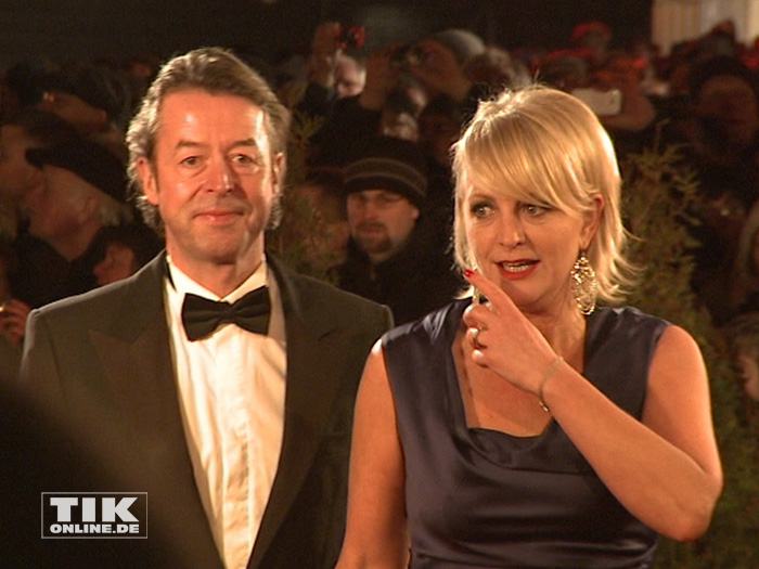 Ulla Kock am Brink kam mit ihrem Freund Peter Fissenewert zum Dresdener Semperopernball 2015