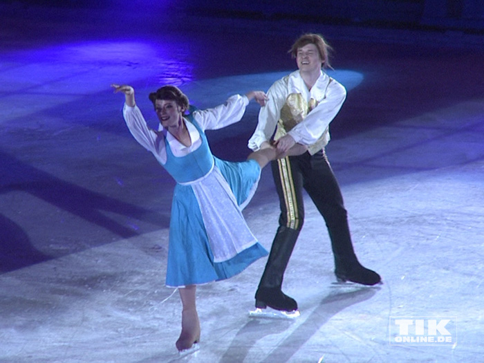 Die Schöne und das Biest in Aktion bei der Premiere von "Disney On Ice"