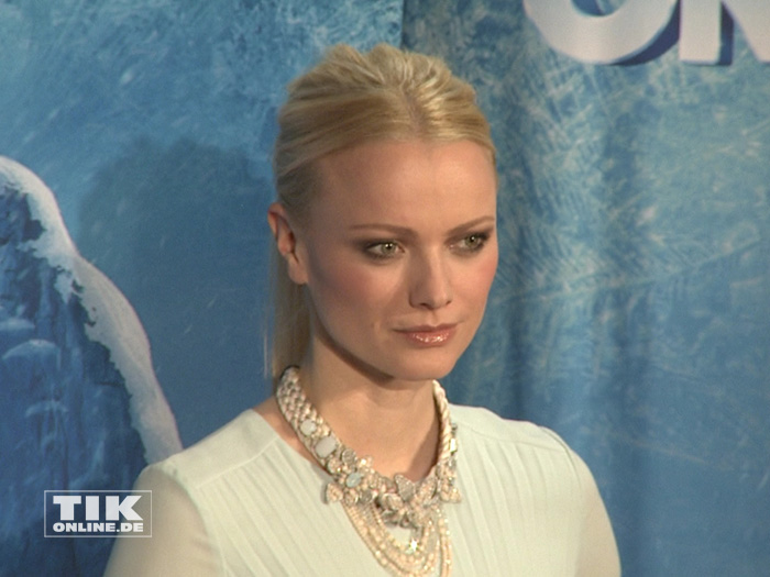 Model Franziska Knuppe bei der Premiere von "Disney On Ice"