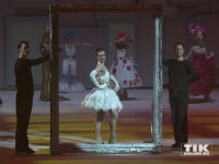 Für die Holiday On Ice Show "Platinum" entwarf Harald Glööckler die Kostüme