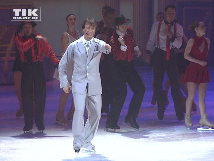 Norbert Schramm zeigte bei der Premiere der Holiday On Ice Show "Platinum" sein Können auf dem Eis.