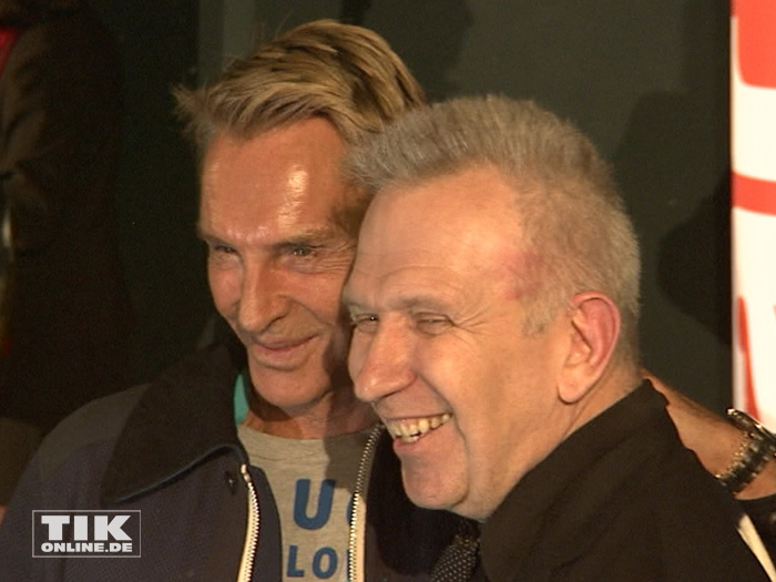 Jean Paul Gaultier mit seinem Kollegen Wolfgang Joop