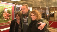 Christian Kahrmann posierte mit Kollegin Heike Kloss bei der Premiere des Musicals "Eine Weihnachtsgeschichte" in Berlin