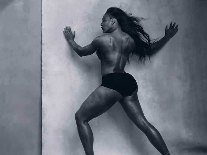 Serena Williams im Pirelli Kalender 2016, fotografiert von Star-Fotografin Annie Leibovitz