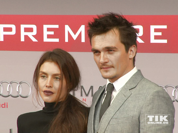 Die beiden Hauptdarsteller Hannah Ware und Rupert Friend bei der Premiere von "Hitman: Agent 47" in Berlin