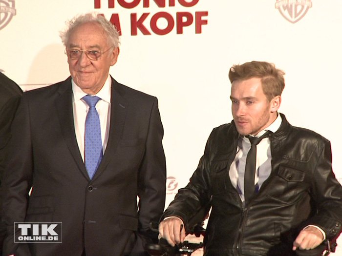 Dieter Hallervorden mit Samuel Koch auf der Premiere von "Honig im Kopf"