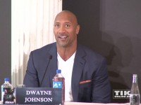 Dwayne "the Rock" Johnson steht Rede und Antwort auf der "Hercules"-Pressekonferenz in Berlin