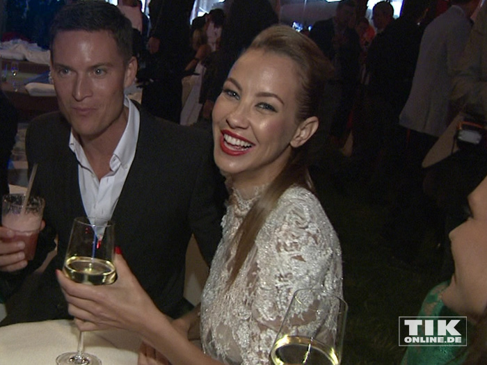 Alessandra Meyer-Wölden genießt ein Glas Wein beim Raffaello Summer Day 2015 in Berlin