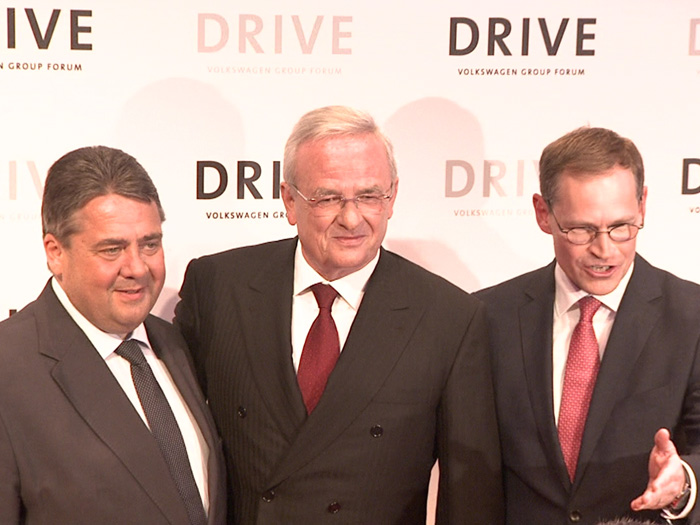 SPD-Chef Sigmar Gabriel, VW-Boss Martin Winterkorn und Berlins Regierender Bürgermeister Michael Müller