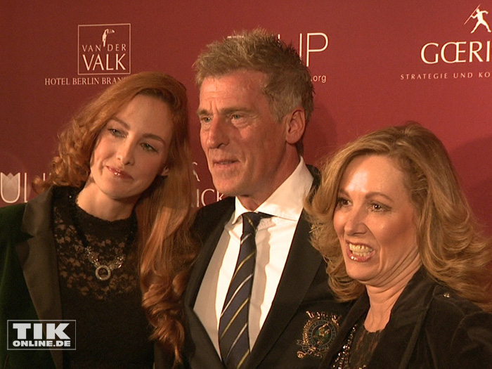 Uli Stein mit Ehefrau Conny und Tochter Jenny bei der TULIP Parkinson Gala 2015 in Berlin