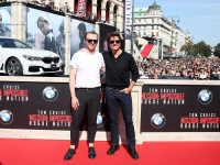 Simon Pegg und Tom Cruise bei der Welt-Premiere von "Mission: Impossible - Rogue Nation" in Wien