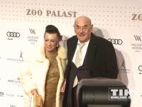 Artur Brauner und seine Ehefrau Maria bei der Wiedereröffnung des Berliner Zoo Palasts