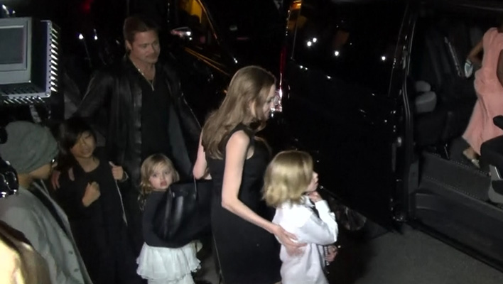 Brad Pit, Angelina Jolie und die Kinder (Foto: HauptBruch GbR)