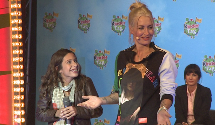 The Voice Kids Gewinnerin Michèle mit Sarah Connor (Foto: HauptBruch GbR)