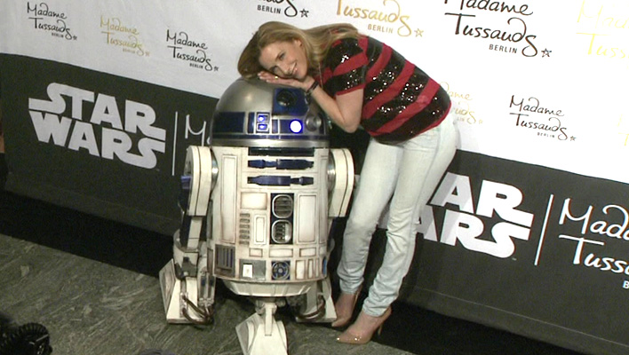 Kristin Meyer und R2D2 (Foto: HauptBruch GbR)