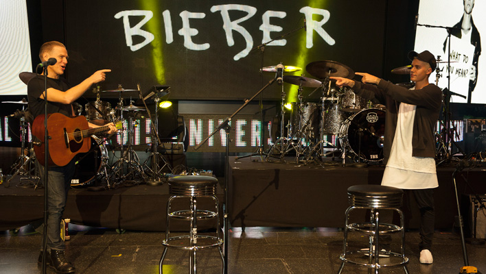 Bryan Adams und Justin Bieber (Foto: Julia Schoierer)