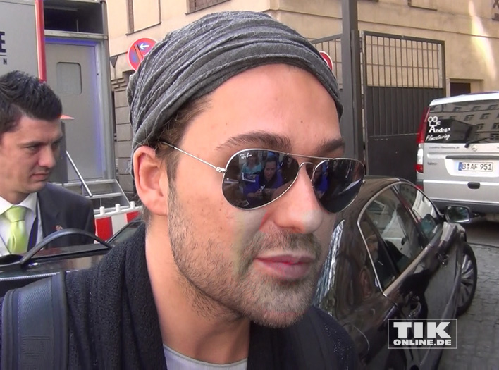 David Garrett mit Sonnenbrille unterwegs