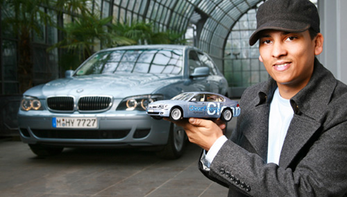 Xavier Naidoo mit BMW Hydrogen 7 (obs/BMW AG)