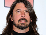 Dave Grohl: Spielt trotz Beinbruch weiter