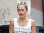Miley Cyrus: Yoga hält sie fit