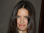 Adriana Lima: So heiß ist ihre Wachs-Version!