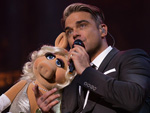 Robbie Williams: Kuschelt mit Miss Piggy