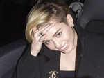 Miley Cyrus: Nackt-Selfie im Bett
