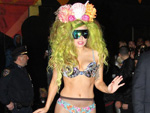 Lady Gaga: Spaltet Fans mit falschem Lippen-Piercing