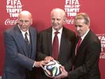Fußball WM Pokal in Berlin: Wiedersehen mit Pierre Littbarski