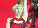 Miley Cyrus: Gibt die nackte Schaum-Venus