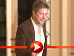 Hugh Grant stellt „Wie schreibt man Liebe“ in Berlin vor