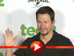 Mark Wahlberg rührt de Werbetrommel für „Ted 2“ in Berlin