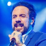 A. J. McLean schwebt im Vaterglück