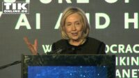 Hillary Clinton beim World Forum 2026 in Berlin