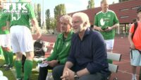 Rudi Völler und Pierre Littbarski auf der Trainerbank in Berlin