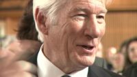 Richard Gere rechnet mit herzloser Migrationspolitik ab und lobt Angela Merkel