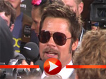 Brad Pitt flirtet mit Reporterinnen