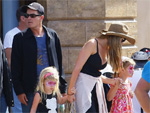 Charlie Sheen: Scharrt seine Familie um sich