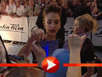 Fantastic Four Premiere in Berlin – Jessica Alba beim Autogrammeschreiben!