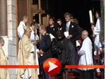 Fürst Albert und die restliche Fürstenfamilie verlassen die Kathedrale von Monaco
