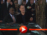 Tom Hanks und Leonardo DiCaprio belagert am Hinterausgang