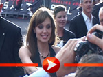 Angelina Jolie nimmt Kontakt zu den Fans auf